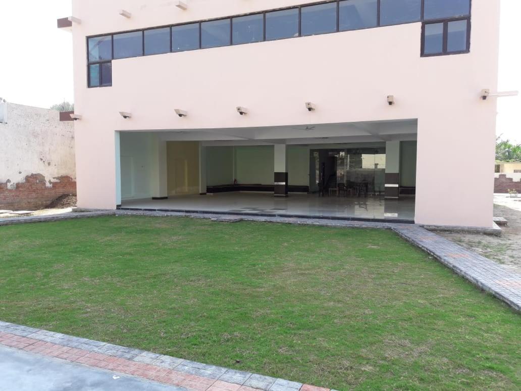 Aparthotel Yog Bhawan à Greater Noida Extérieur photo