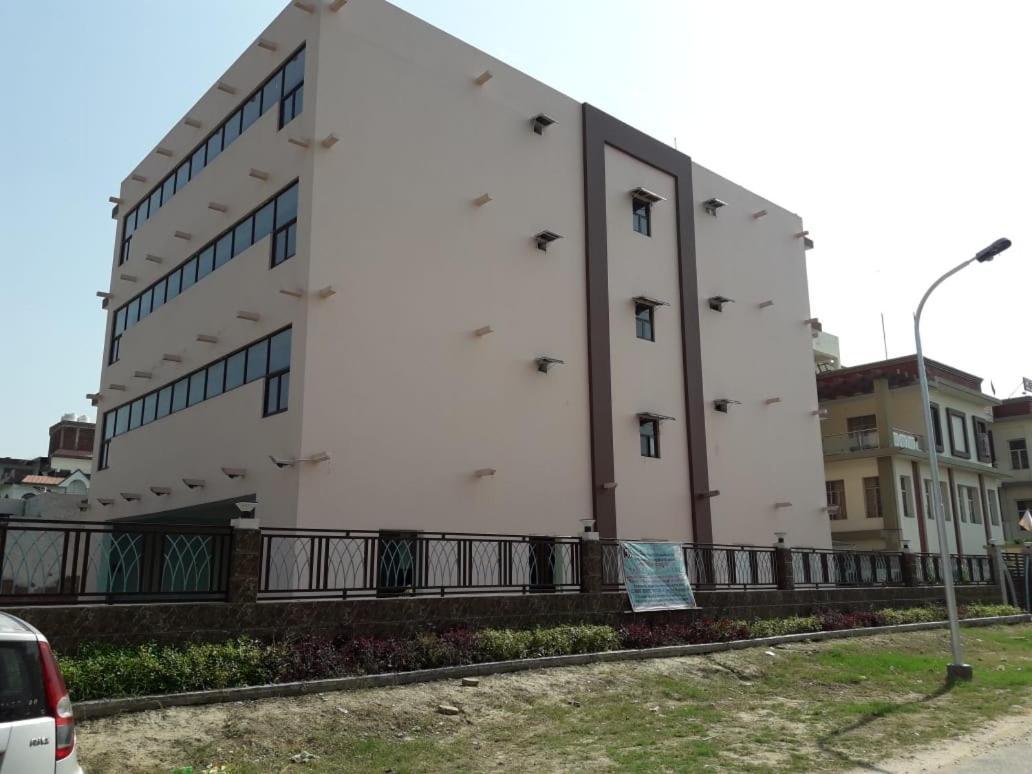Aparthotel Yog Bhawan à Greater Noida Extérieur photo